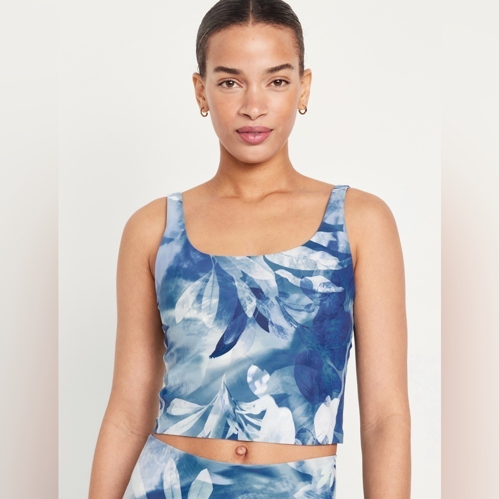 NWT! Blue Floral Light Support PowerSoft Longline Sports Bra - Size Small 🏃‍♀️